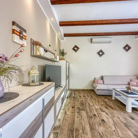 Casa Bamboletta With Swimming Pool Villa