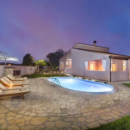 Casa Bamboletta With Swimming Pool *